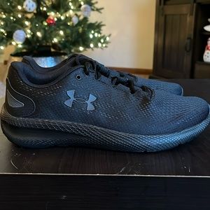 Under Armour Charged Pursuit Triple Black Men size 8 running shoes